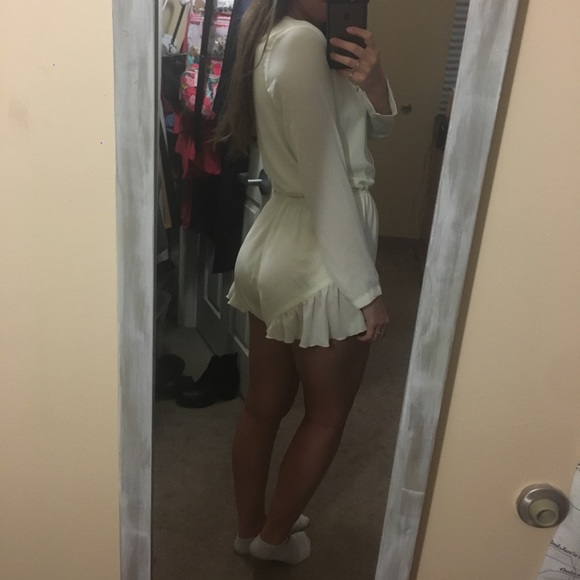 Off White Romper - Picture 4 of 4